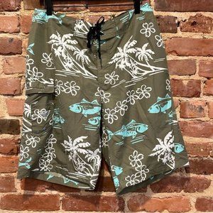 Columbia PFG Men's 32 Green Angler Champion Board Shorts Bottle Opener